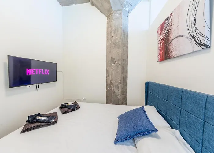 Modern And Bright 2br On Michigan Ave With Optional Parking And Gym Access Near Soldier Field & Grant Park * Chicago
