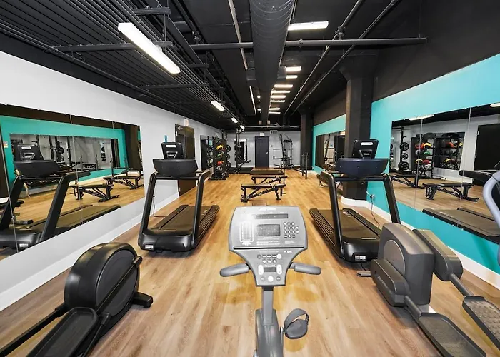 Modern And Bright 2br On Michigan Ave With Optional Parking And Gym Access Near Soldier Field & Grant Park * Chicago