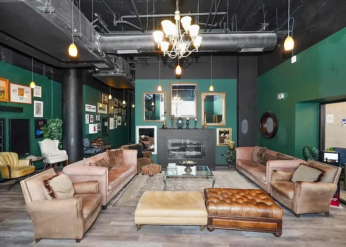 Modern And Bright 2br On Michigan Ave With Optional Parking And Gym Access Near Soldier Field & Grant Park *