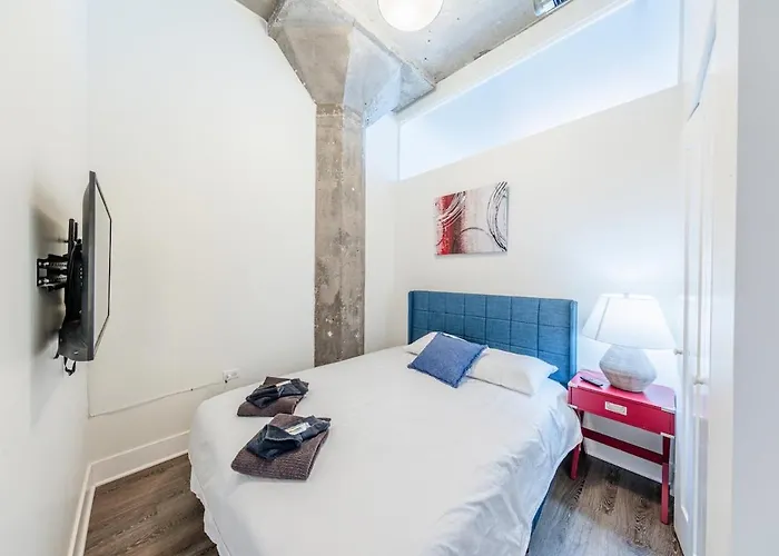 Modern And Bright 2br On Michigan Ave With Optional Parking And Gym Access Near Soldier Field & Grant Park * Chicago